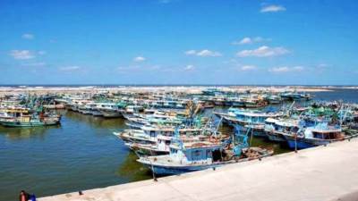 فتح ميناء الصيد البحري ببرج البرلس بعد تحسن الأحوال الجوية