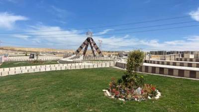 وزير الإسكان: دفع العمل بالمشروعات الخدمية والطرق بمدينة العبور الجديدة