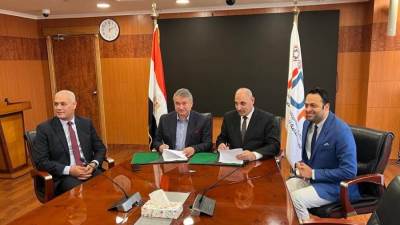 الهيئة العامة للتنمية الصناعية توقع اتفاق توصيل التغذية الكهربائية لـ4 مناطق صناعية بقنا وسوهاج