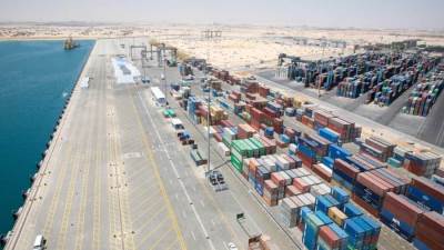 قناة السويس: 91 سفينة بميناءي السخنة والأدبية بحمولة 2 مليون طن خلال مارس