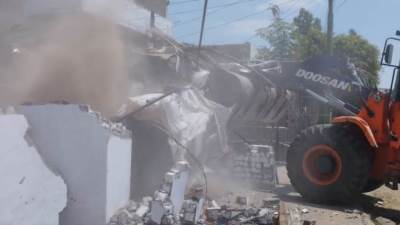 في اطار الموجه الـ21 لإزالة التعديات..  «الجيزة» تزيل 73  حالة تعدي على  أملاك الدولة بمركز ومدينة منشأة القناطر 