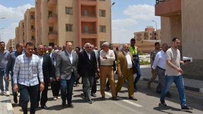 محافظ الجيزة: مشروع سكني متكامل لمواطني قرية الديسمي بالصف متضرري السيول