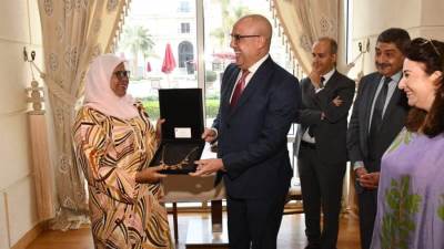 وزير الإسكان يلتقى مساعد الأمين العام للأمم المتحدة للإعداد لاستضافة مصر للمنتدى الحضرى العالمى