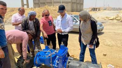 رئيس جهاز " القاهرة الجديدة " يتفقد أعمال الطرق والمرافق الجارية بالمدينة
