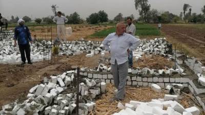 إيقاف بناء وإزالة 18 حالة تعد بالبناء المخالف بمركز بنى مزار بالمنيا