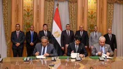 توقيع اتفاقية تصنيع مشترك بين «الإنتاج الحربي»وشركة «ميزوها» اليابانية لجهاز إنتاج المياه من الهواء