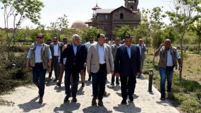  رئيس الوزراء يتفقد مشروع تنمية وتطوير المنطقة الاستثمارية بالصف