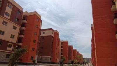 «الجزار» يتابع مع رئيس جهاز  العبور موقف المرحلة الثانية من مشروع بديل العشوائيات «روضة العبور»