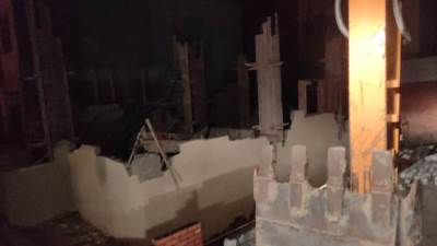 جهاز النوبارية الجديدة يزيل مخالفات بناء في مهدها