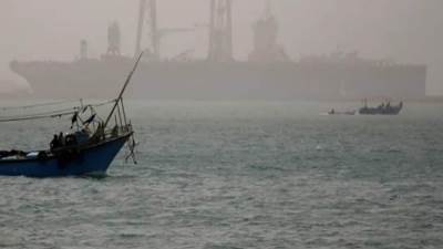 إغلاق موانئ السويس و الزيتيات لسوء الأحوال الجومائية