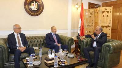 وزير قطاع الأعمال يبحث مع «ألومنيوم البحرين» تعزيز التعاون وفتح فرص جديدة للاستثمار