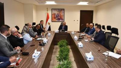 وزير الإسكان يناقش مع أعضاء غرفة التطوير العقاري سبل دعم ومساندة القطاع والتحديات التى تواجهه