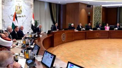 «مدبولى» يُشيد بافتتاح مجمع مصانع إنتاج الكوارتز بالعين السخنة.. ويؤكد أهمية هذه المشروعات في دعم الاقتصاد