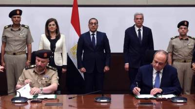 رئيس الوزراء يشهد التوقيع على عقد إنشاء 6 مخازن استراتيجية لتخزين الأدوية والمستلزمات الطبية