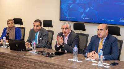 اقتصادية قناة السويس تبحث مع شركات مجرية فرص الاستثمار