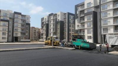 رئيس جهاز دمياط الجديدة يتفقد أعمال رصف الطرق وتنسيق الموقع بمشروع جنة 