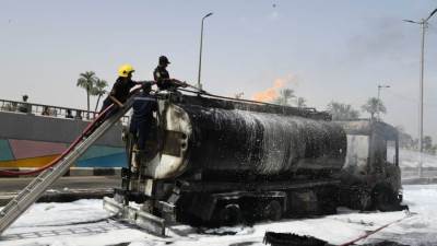 محافظ قنا يتفقد أعمال السيطرة على حريق هائل اندلع بمحطة وقود