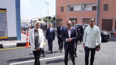 «السيسي» يتفقد عددًا من المشروعات ضمن مبادرة «حياة كريمة» بقرية الأبعادية بالبحيرة