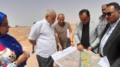 «بهجات» يُتابع مشروع تمهيد الطرق بمنطقة الرابية المضافة بمدينة الشروق    