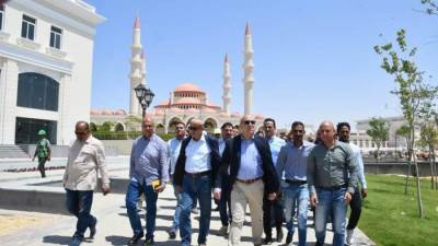 وزير الإسكان يتفقد مشروعات «المدينة التراثية» و«الداون تاون» و«الحى اللاتيني» بمدينة العلمين الجديدة