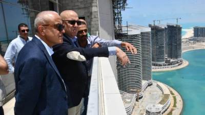 «الجزار» يشدد على ضرورة الالتزام بالبرامج الزمنية المحددة لتنفيذ مشروعات العلمين الجديدة