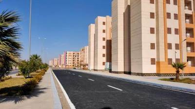 وزير الإسكان يُتابع مستجدات الموقف التنفيذي بمشروعات مدينة قنا الجديدة