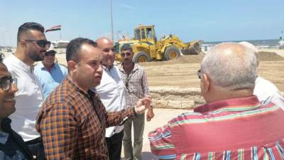 رئيس جهاز مدينة دمياط الجديدة يُتابع أعمال التطوير بمنطقة الشاطئ لخدمة المصطافين