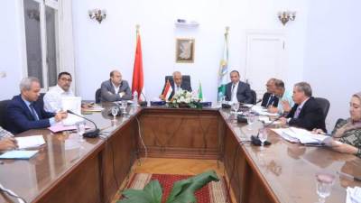 محافظ الجيزة يوجه بالتعامل الحازم حيال مخالفات تحويل النشاط السكنى الي تجارى ومخالفات البناء