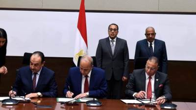 «مدبولى»  يشهد توقيع عقد تأسيس شركة لإنشاء وإدارة وتشغيل مصنع لإنتاج حبيبات الكلور