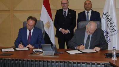 توقيع عقد تحديث وعمرة وإعادة تأهيل 280 جرار سكة حديد