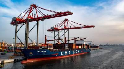  انتظام حركة الملاحة وحركة الصادرات و الواردات فى الموانئ البحرية بالتزامن مع أول أيام العيد 