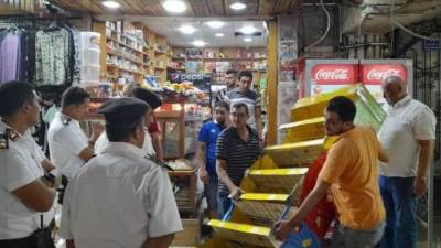 حملات رقابية لضبط السلع الفاسدة والمخلفات ومنع التعدي على حرم الطريق العام بالإسكندرية