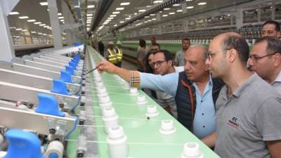 استعدادا للافتتاح الرسمي .. بدء التشغيل التجريبي لمصنع "غزل 4" بشركة مصر للغزل والنسيج بالمحلة الكبرى