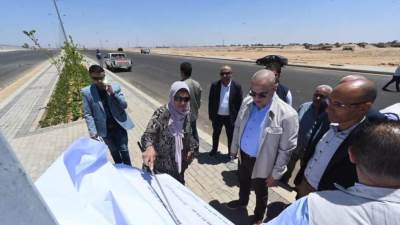 وزير الإسكان يختتم جولته بالقاهرة الجديدة بتفقد عدد من مشروعات تطوير ورفع كفاءة محاور الطرق بالمدينة