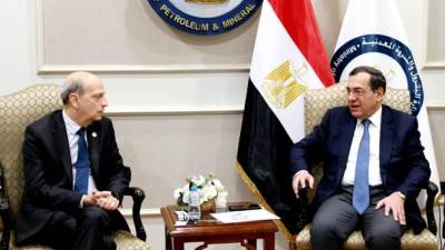 وزير البترول يبحث مع مسئولي "توتال" الإسراع باستكشاف الغاز بالبحر المتوسط