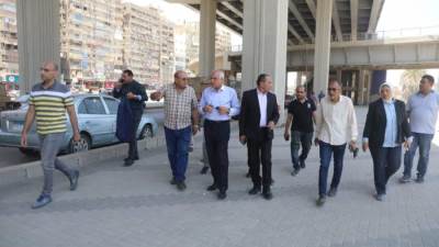 محافظ الجيزة يوجه بتطوير الساحات الواقعة أسفل محور الفريق كمال عامر واستغلالها 