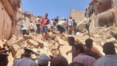 انهيار عقار مكون من 5طوابق بمدينة رشيد بالبحيرة