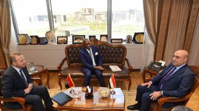 وزير الإسكان: شركات المقاولات المصرية لديها خبرة كبيرة فى تنفيذ مختلف مشروعات التنمية العمرانية