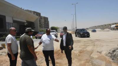 رئيس جهاز القاهرة الجديدة يتابع  مشروعات تطوير ورفع كفاءة محاور الطرق