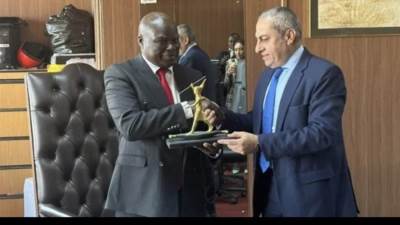 رئيس شركة العاصمة الإدارية فى زيارة لزيمبابوى  تلبية لدعوة من وزير الحكم المحلي