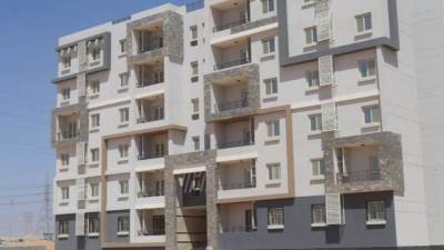 «الجزار» : تقدم الأعمال بوحدات «سكن كل المصريين »ومشروعات الطرق بمدينة العاشر 