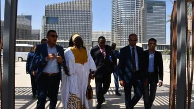 بالصور وزيرة اسكان الكاميرون فى زيارة للعاصمة الإدارية وإشادة بالتجربة العمرانية المصرية 