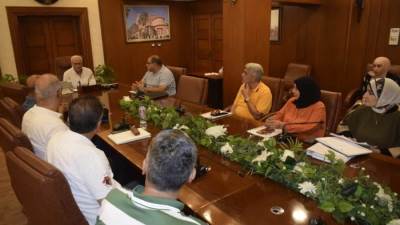 محافظ بورسعيد يوجه بتكثيف الأعمال في مشروعات تطوير ورفع كفاة الطرق