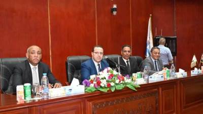 «عباس» ينقل حزمة من تكليفات وتوجيهات وزير الإسكان لـ«معاوني رؤساء أجهزة المدن الجديدة»