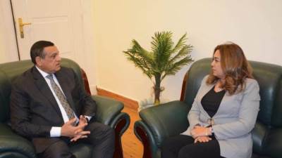 وزير التنمية المحلية يتابع مع محافظ دمياط اجراءات تشغيل مجمعات الخدمات الحكومية بقرى «حياة كريمة»