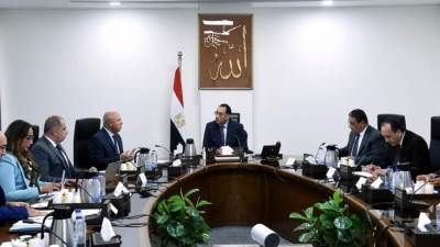 «مدبولى» يستعرض خطة تطوير النقل النهري  ومقترح باستخدام «الاتوبيس البرمائي» كوسيلة لتخفيف الزحام