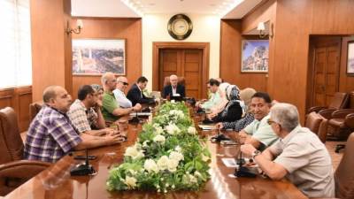 محافظ بورسعيد يوجه بسرعة الانتهاء من أعمال ترميم العمارات السكنية بمنطقة فاطمة الزهراء