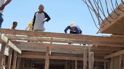 حملات مكثفة لإزالة مخالفات البناء والظواهر العشوائية بـ4 مدن 