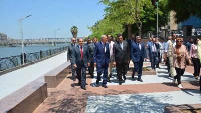 وزير التنمية المحلية ومحافظ القليوبية يتفقدان أعمال تطوير كورنيش النيل ببنها وممشي أهل مصر 