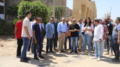 محافظ الجيزة يتابع أعمال تطوير المنطقة والطرق المحيطة بالمتحف المصري الكبير